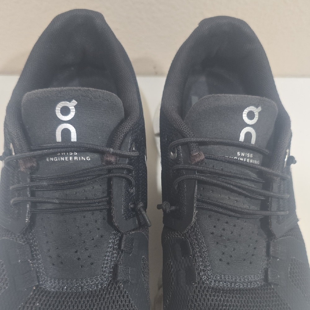 🖤 On Running 5 Black and White Sneakers - Picture 5 of 12